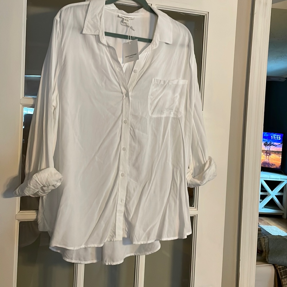 💜💜White button down top💜💜